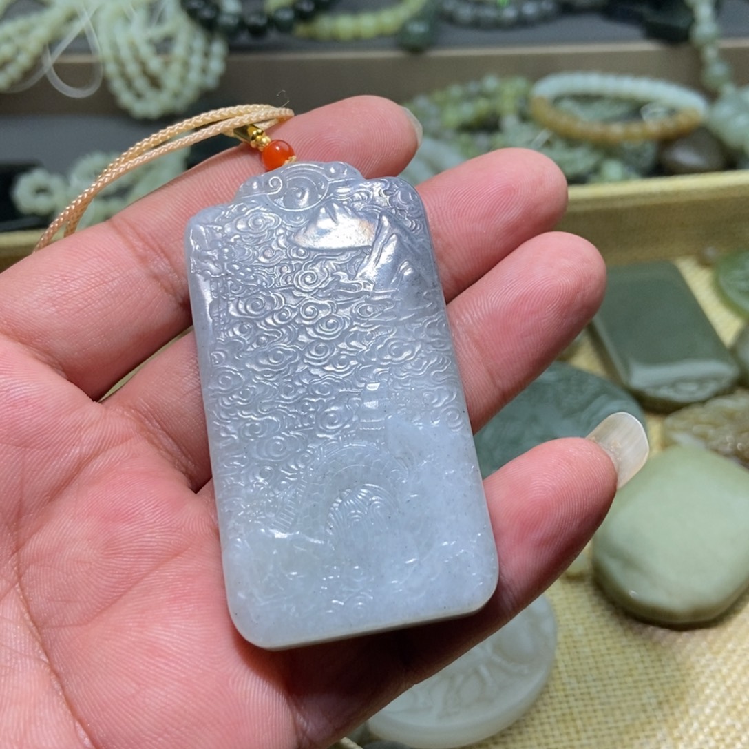 颈饰未镶嵌和田玉（糖玉）