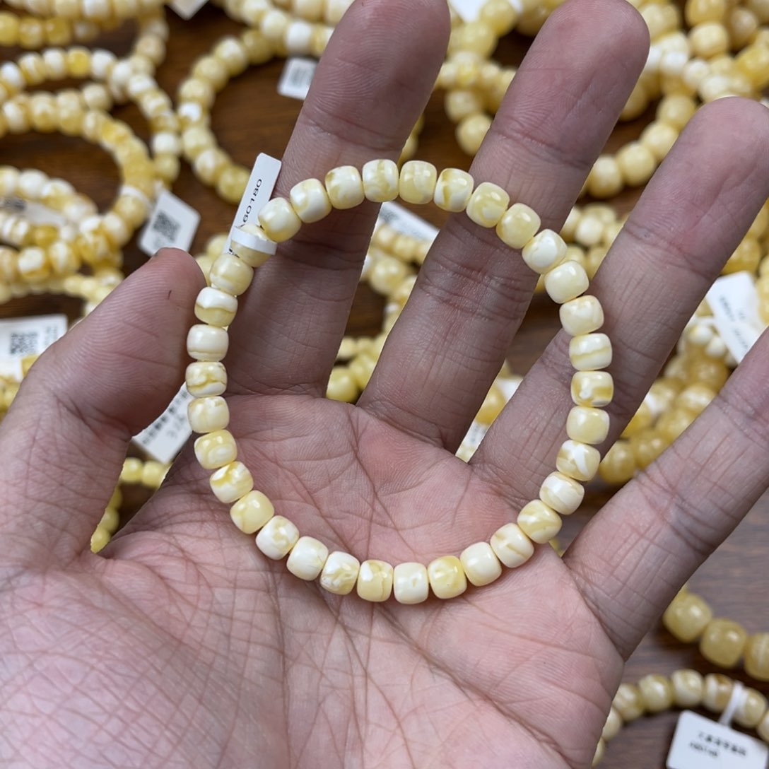 蜜蜡手串未镶嵌M****?蜜蜡手串6.5