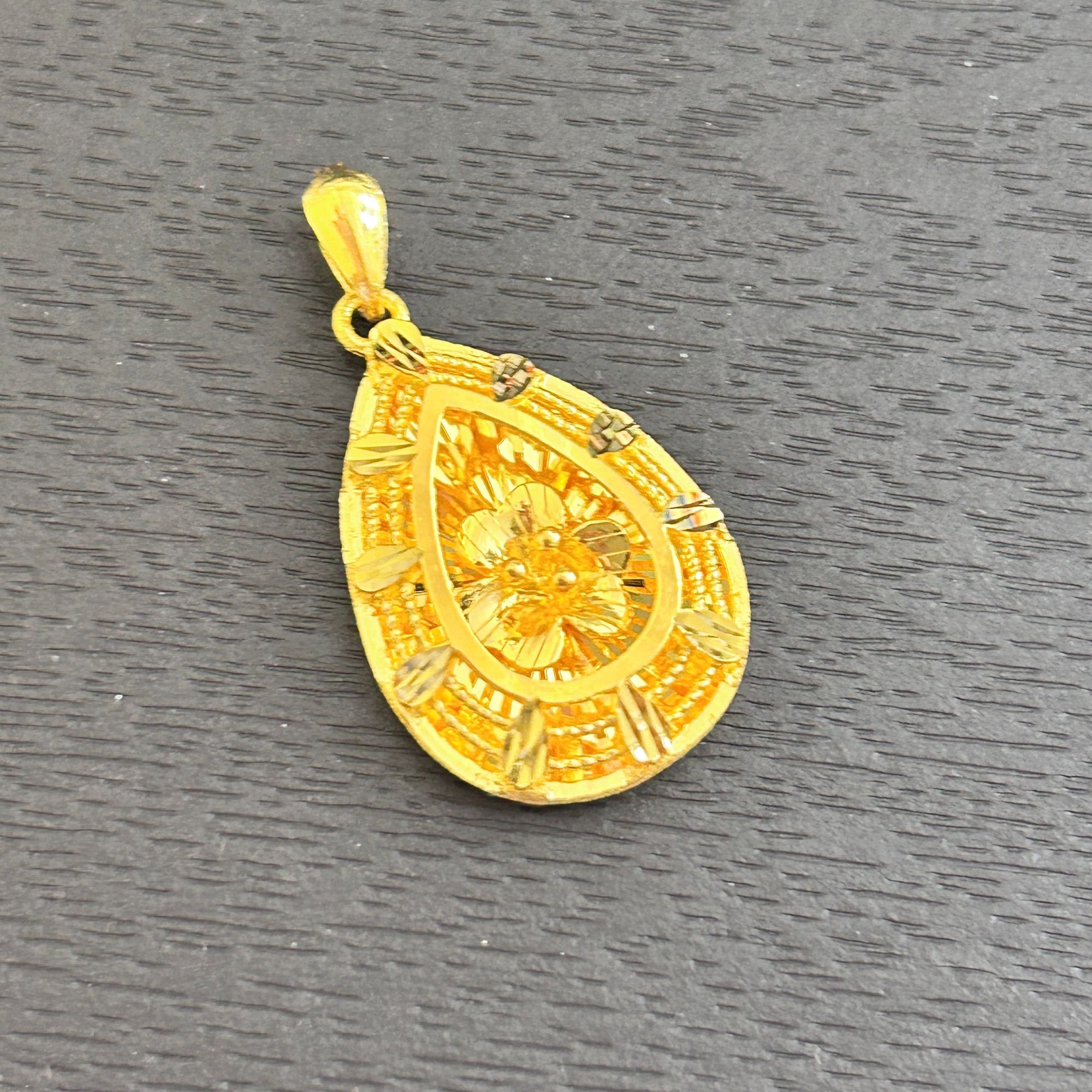 【店长专享】足金999 精工水滴桃花吊坠ZBHJD1038