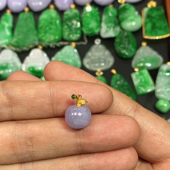 颈饰未镶嵌翡翠吊坠