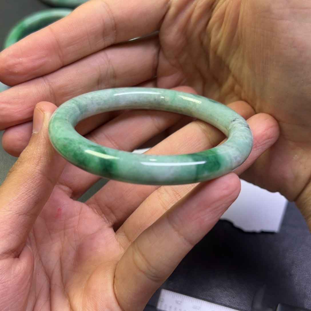 翡翠未镶嵌颈饰多样性缅甸翡翠无极手镯56