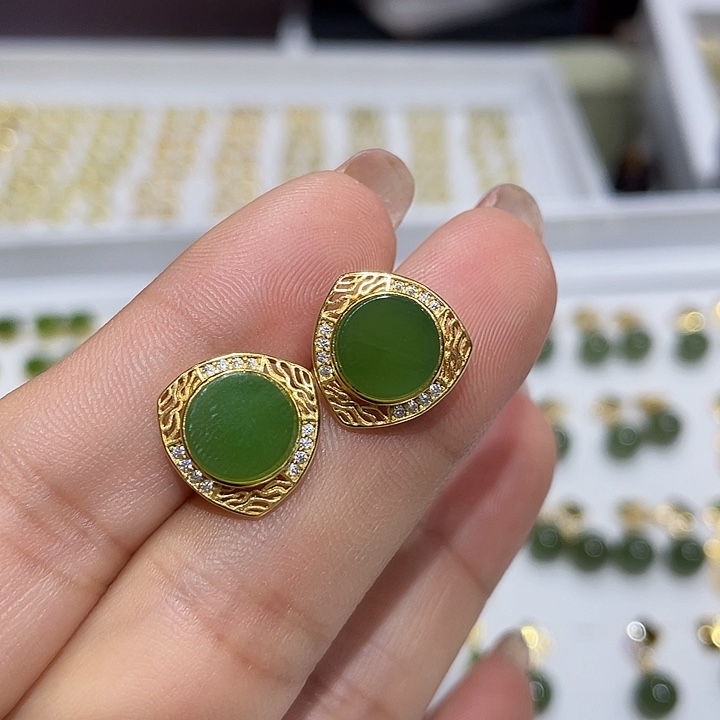 晞***然和田玉（碧玉）银S925镶嵌耳饰