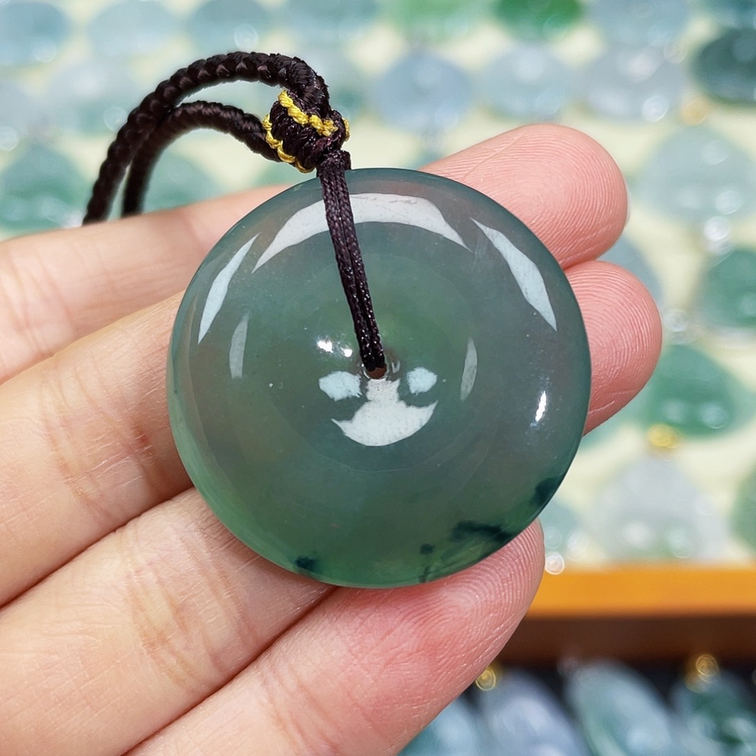 翡翠颈饰未镶嵌吊坠