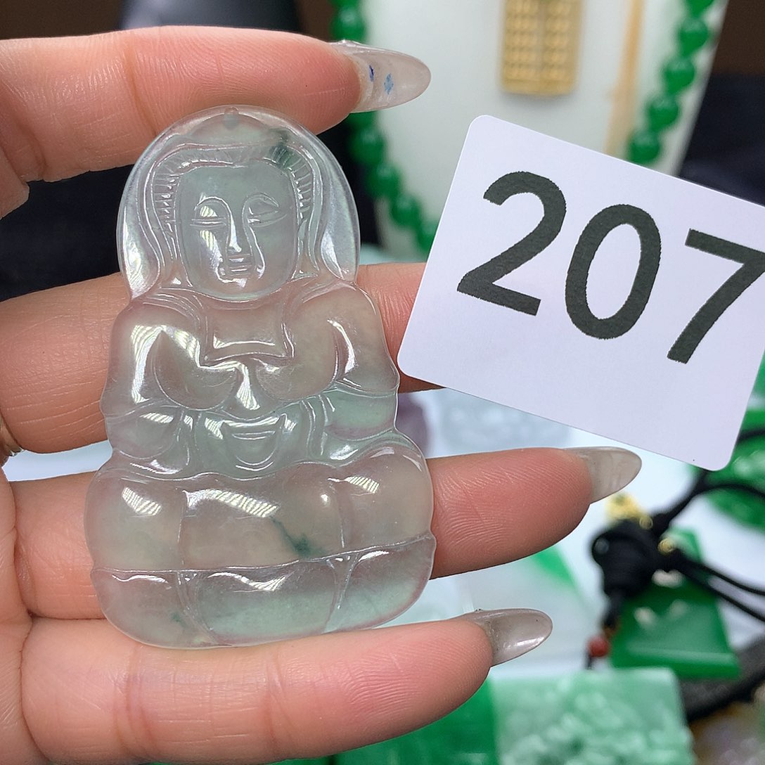 翡翠吊坠(赠链)未镶嵌