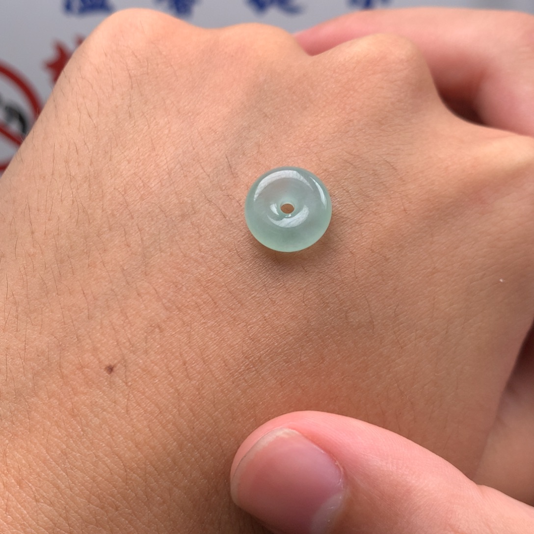 翡翠未镶嵌挂件你是