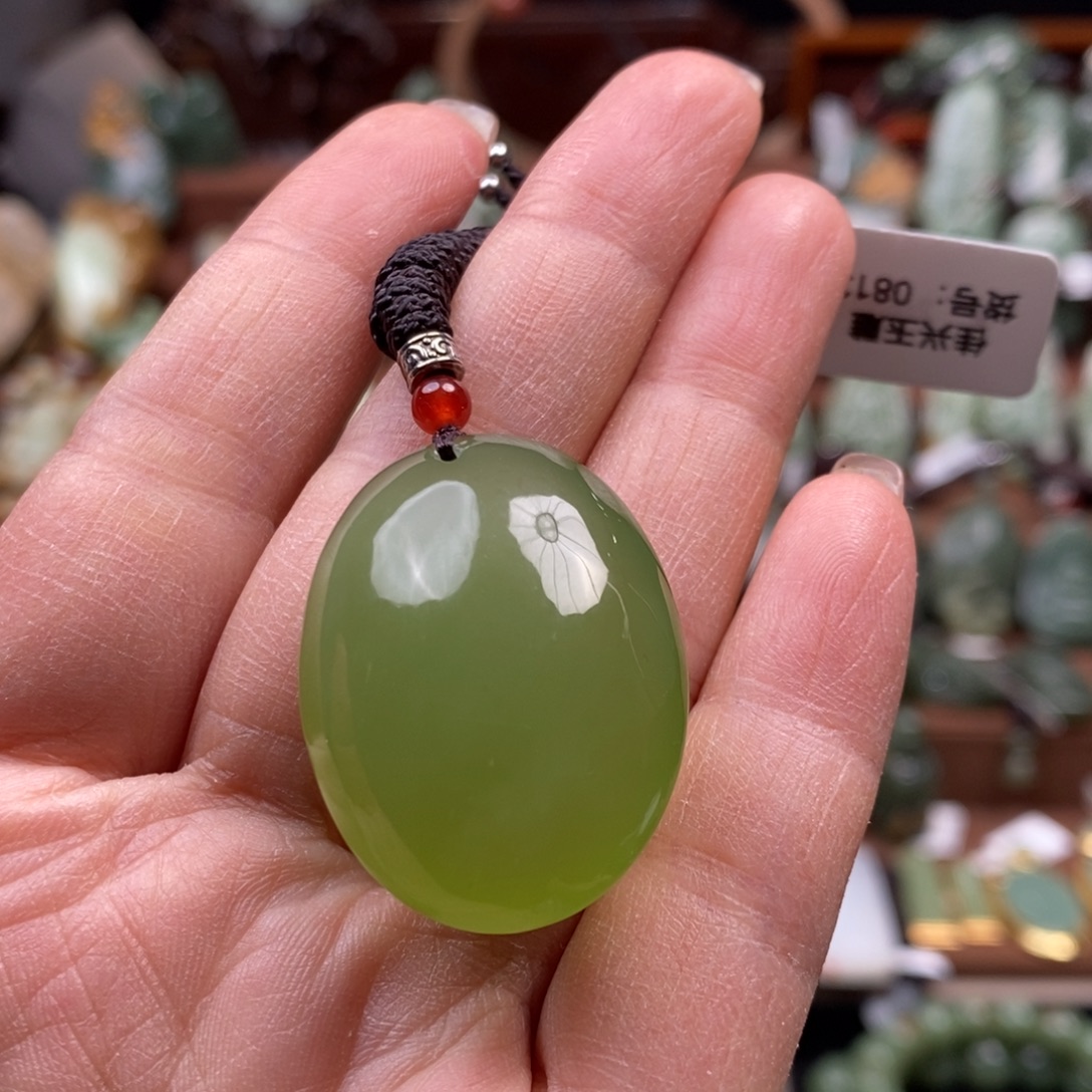 蛇纹石玉未镶嵌挂件