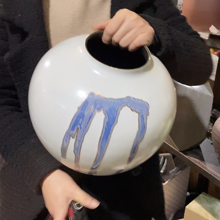 陶瓷花瓶，茶杯茶具。