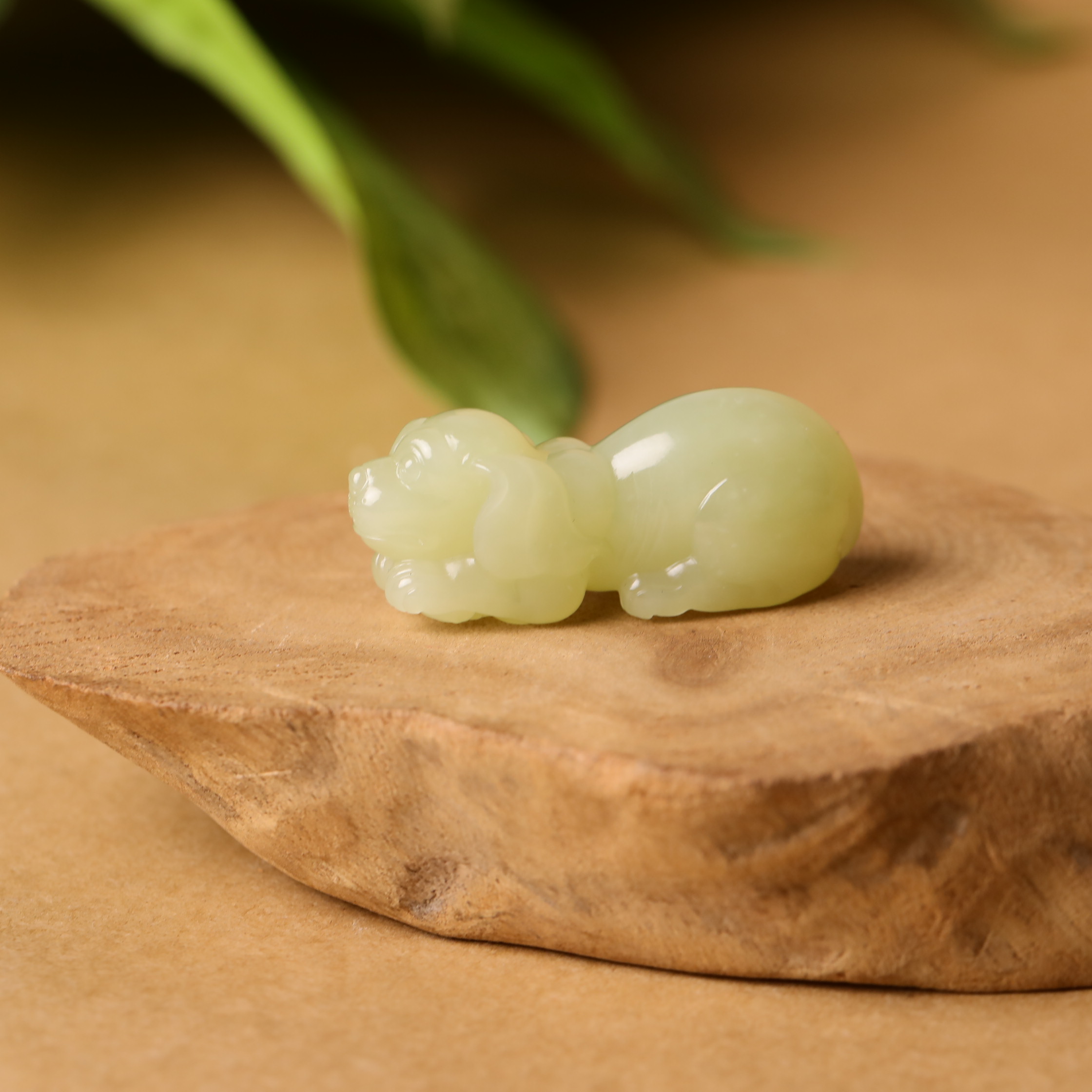 黄玉旺财（狗）57*23*19mm 若羌 1481