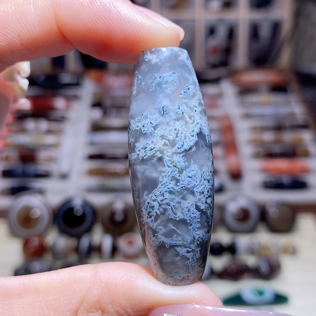 玛瑙/玉髓颈饰未镶嵌哈**鲁