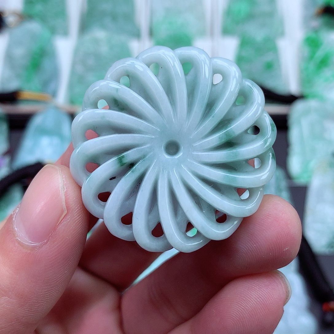 翡翠颈饰未镶嵌翡翠吊坠