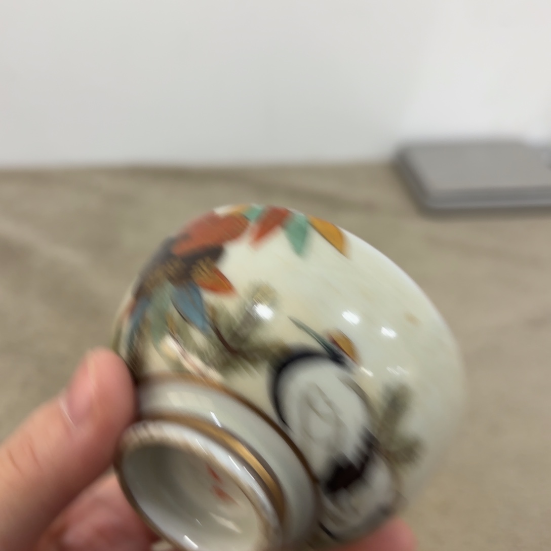 瓷片非常好看漂亮的物品 