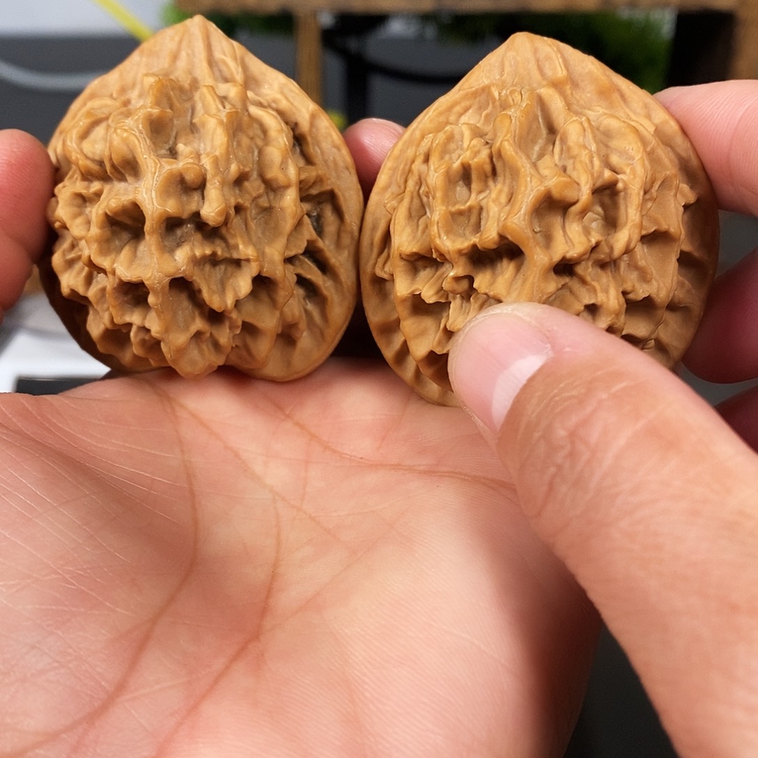 文玩核桃把件帝王狮子头超棒的骨质