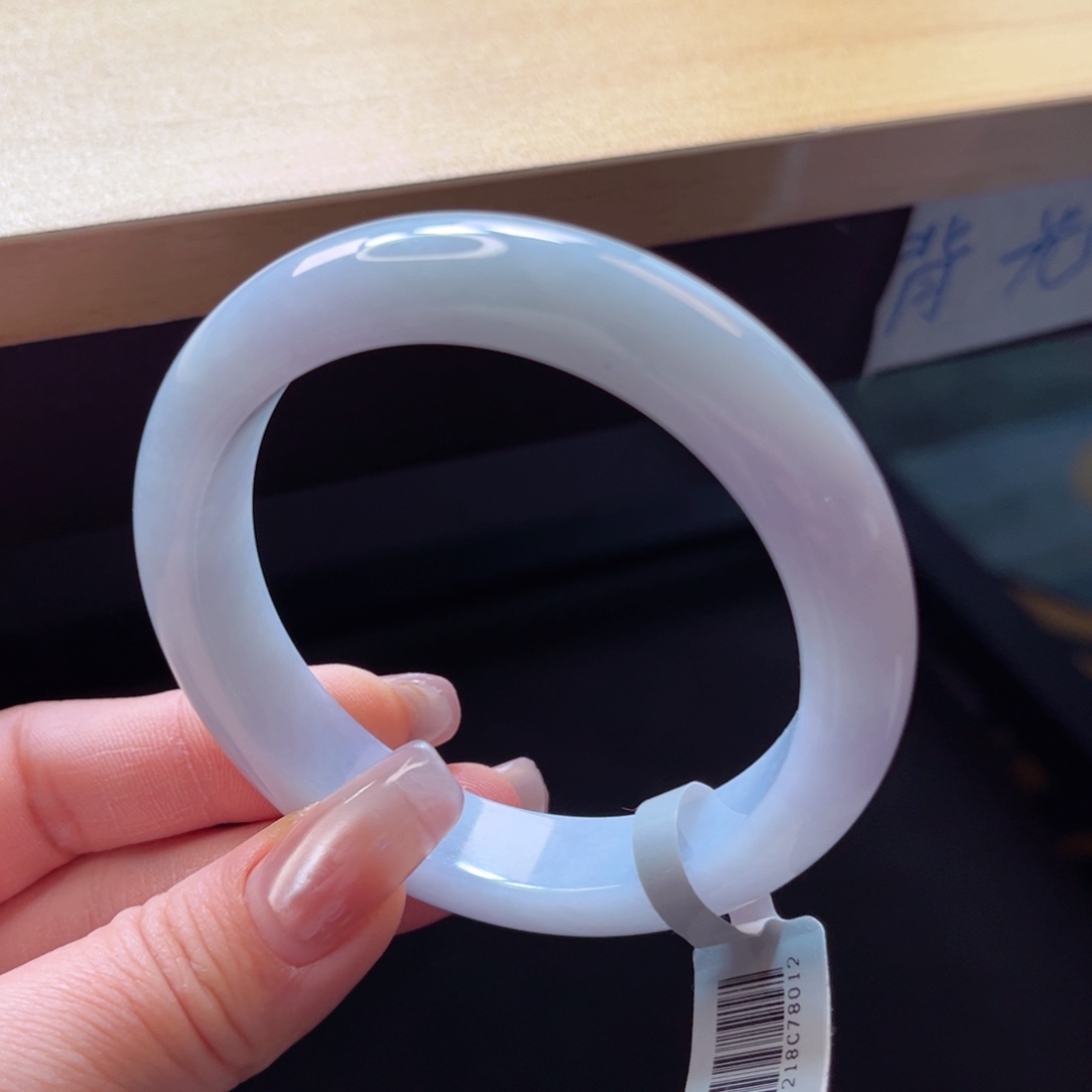 翡翠手镯未镶嵌手镯