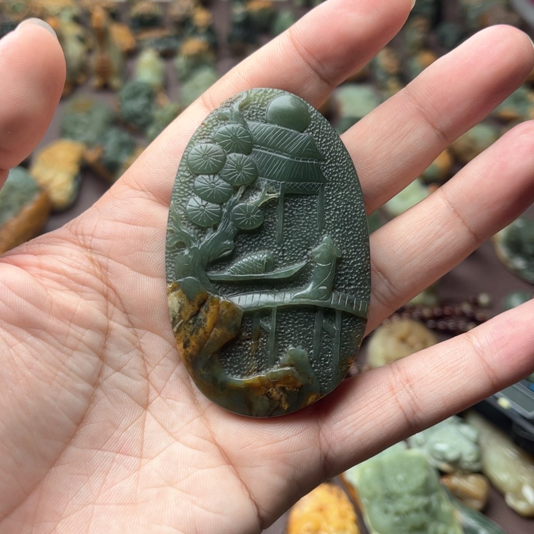 岫岩河磨玉（透闪石质玉）吊坠未镶嵌