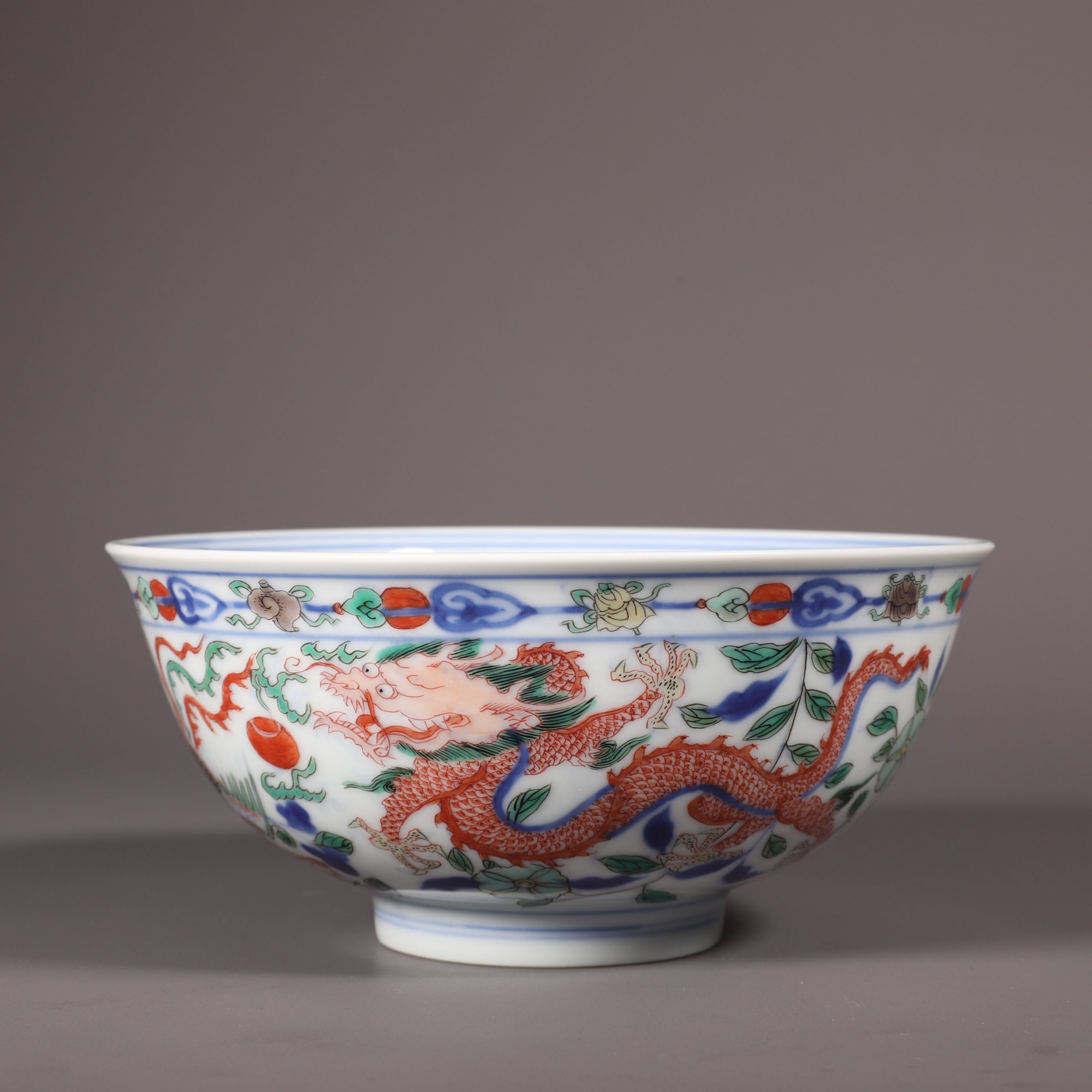 LOT012410 清康熙 五彩龙凤纹碗