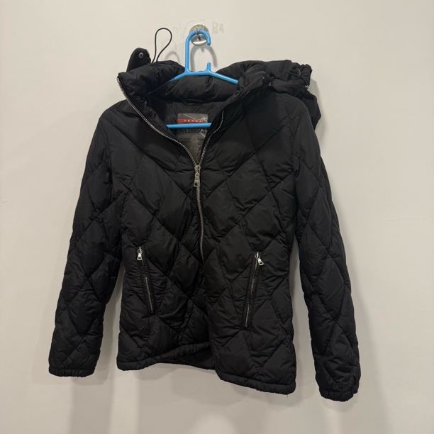 99新 Prada/普拉达 普拉达衣服 tt