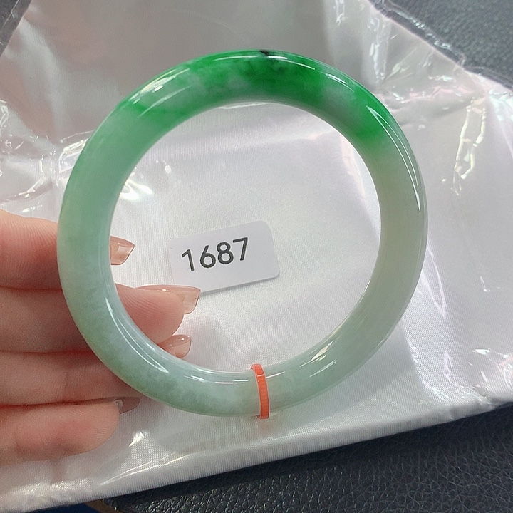 翡翠手镯未镶嵌天然翡翠手镯01