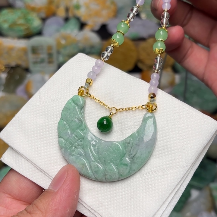 翡翠颈饰未镶嵌吊坠