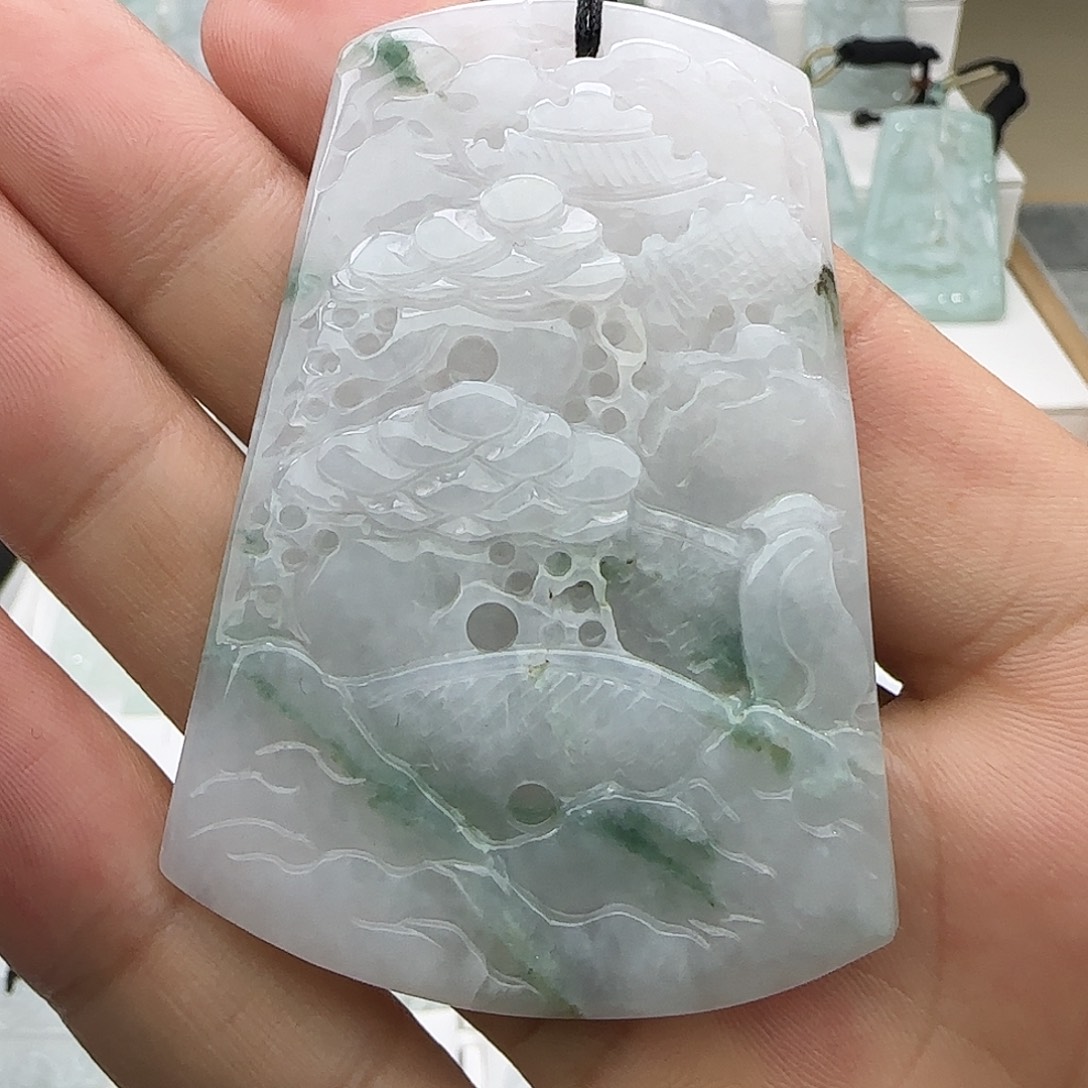 翡翠未镶嵌颈饰翡翠