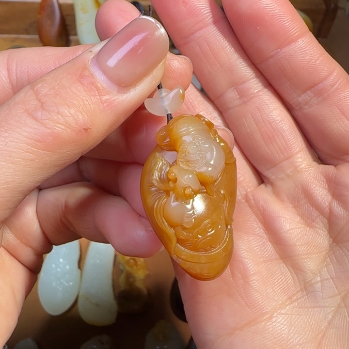 懂****和田玉未镶嵌颈饰