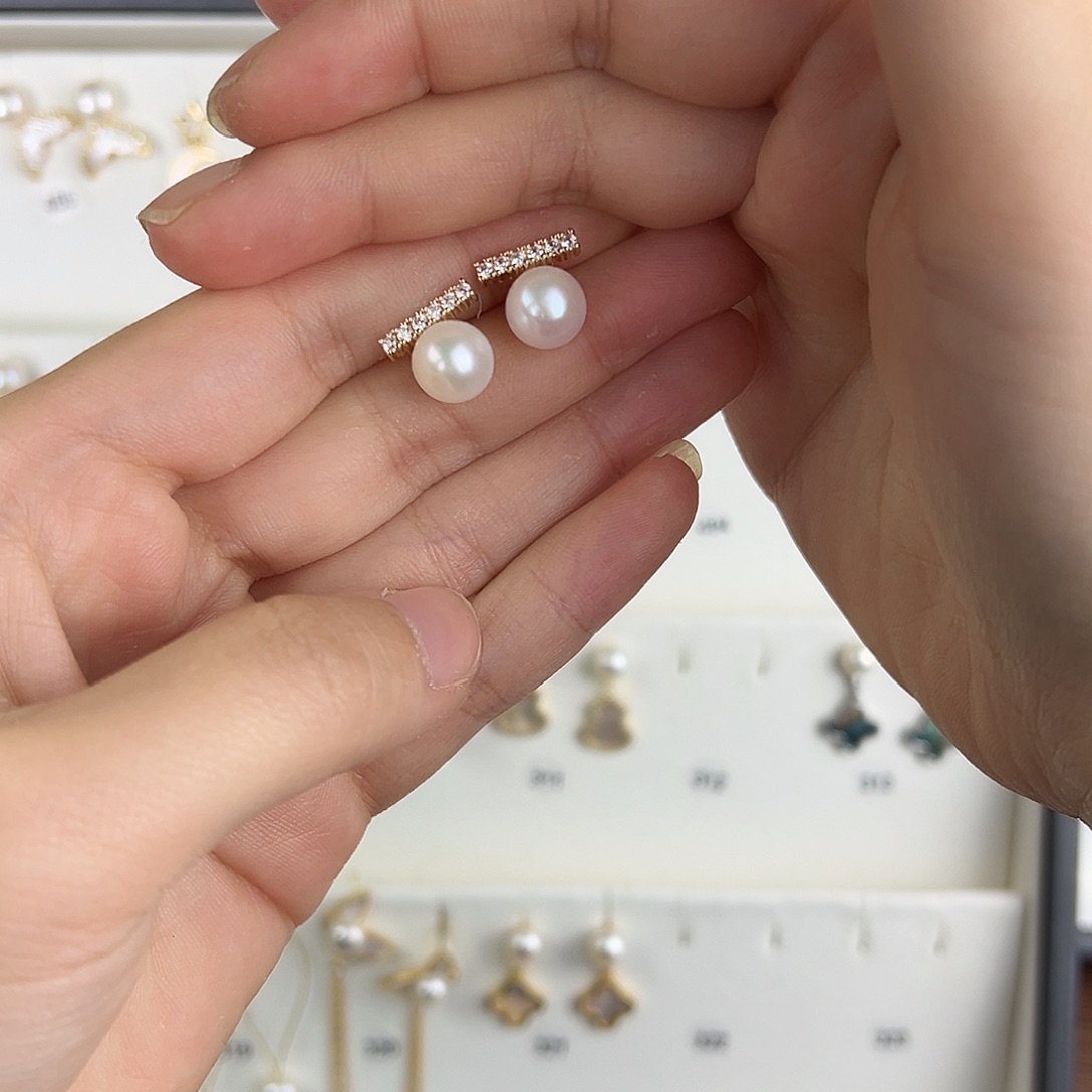 银S925镶嵌淡水珍珠耳饰