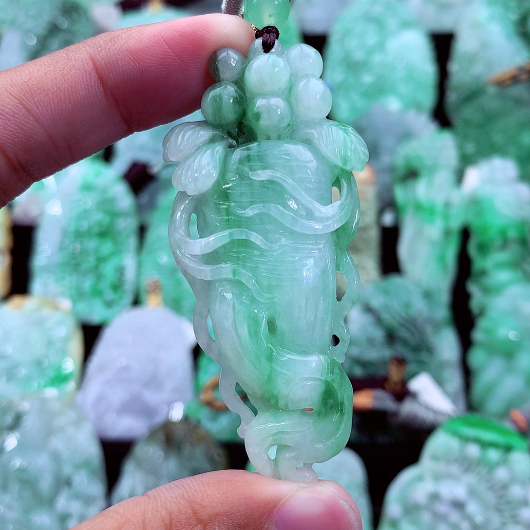 吊坠(不含链)未镶嵌翡翠