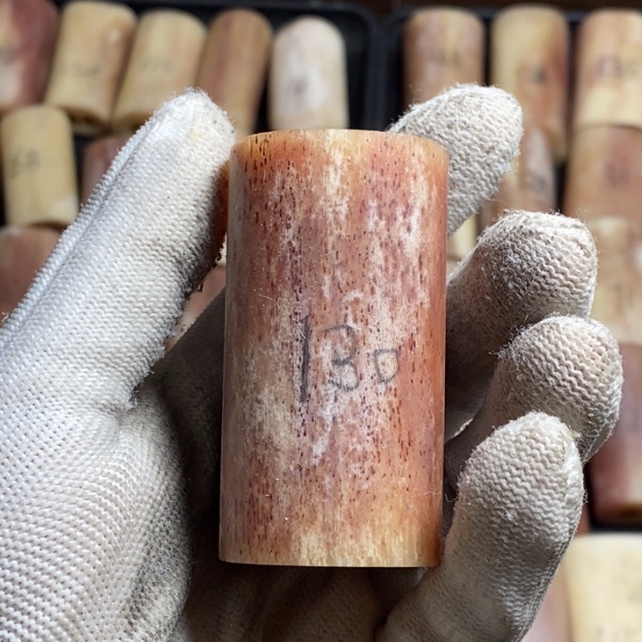 大叶紫檀（黑酸枝木类）