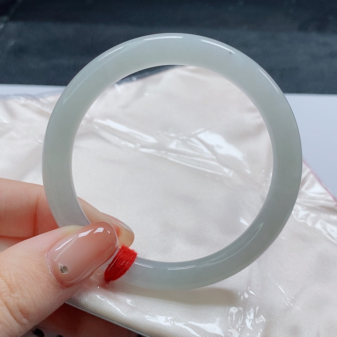 【闪购商品】未镶嵌手镯（圆镯）翡翠407号