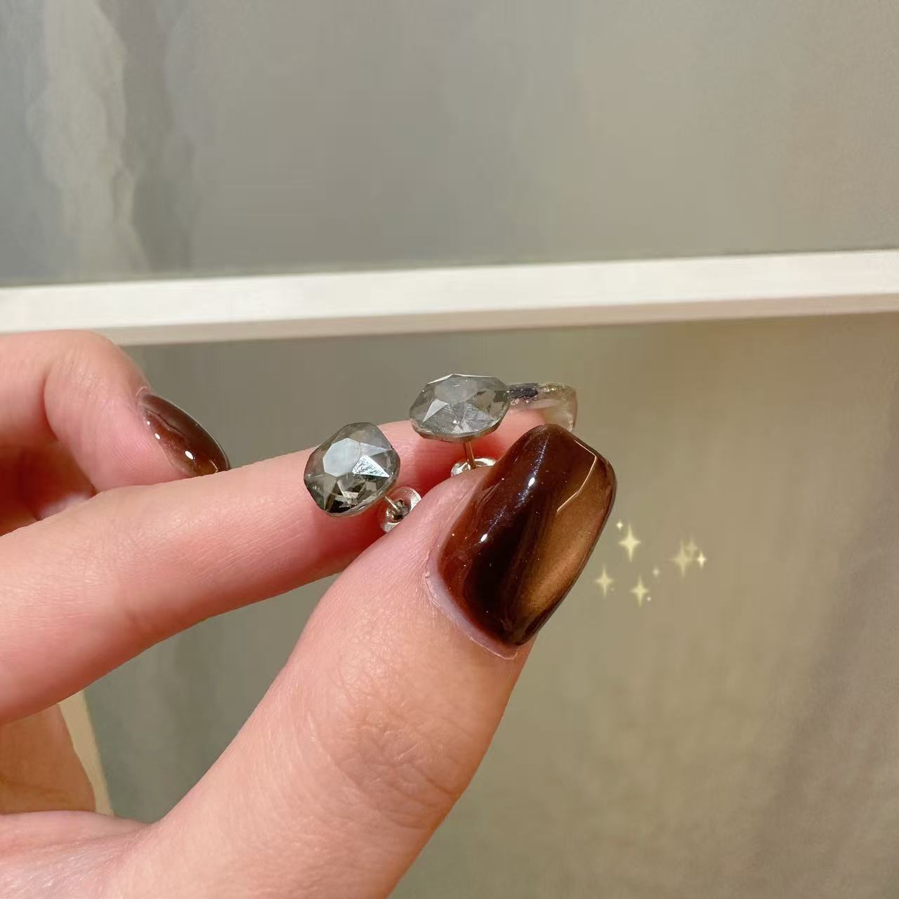 铜合金耳饰 黑棕色大钻耳钉时尚气质百搭复古小众简约韩版ins