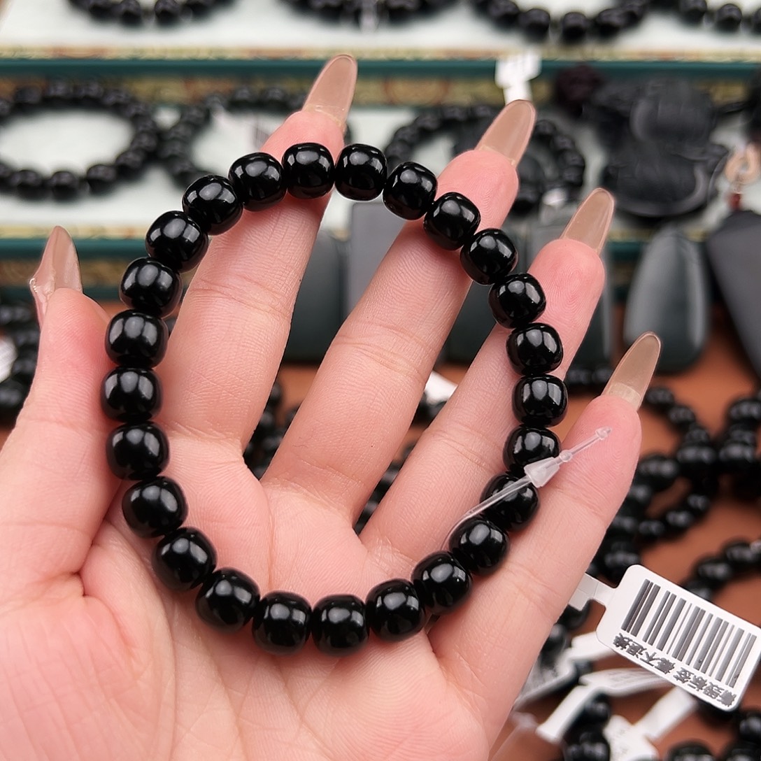 熊***7和田玉未镶嵌手串