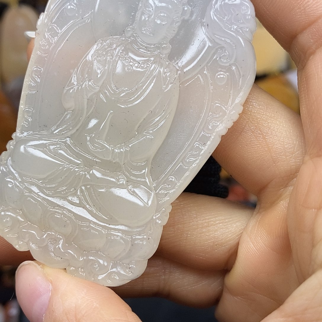 石英质玉（黄龙玉）颈饰未镶嵌