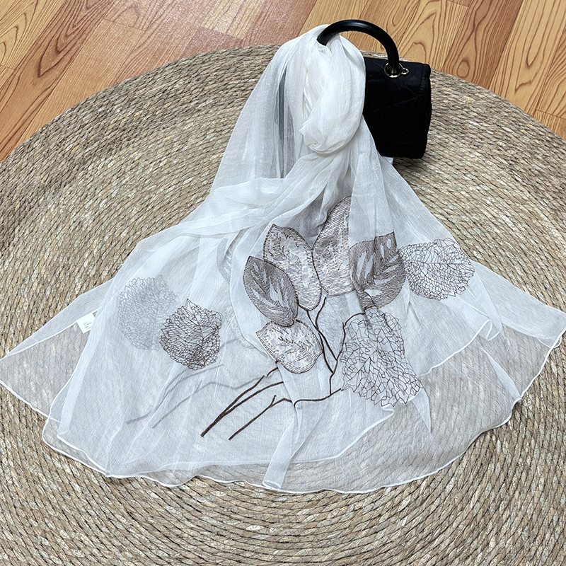 高端桑蚕丝顺纡绉丝巾女时尚外搭精致围巾披肩 长180宽110