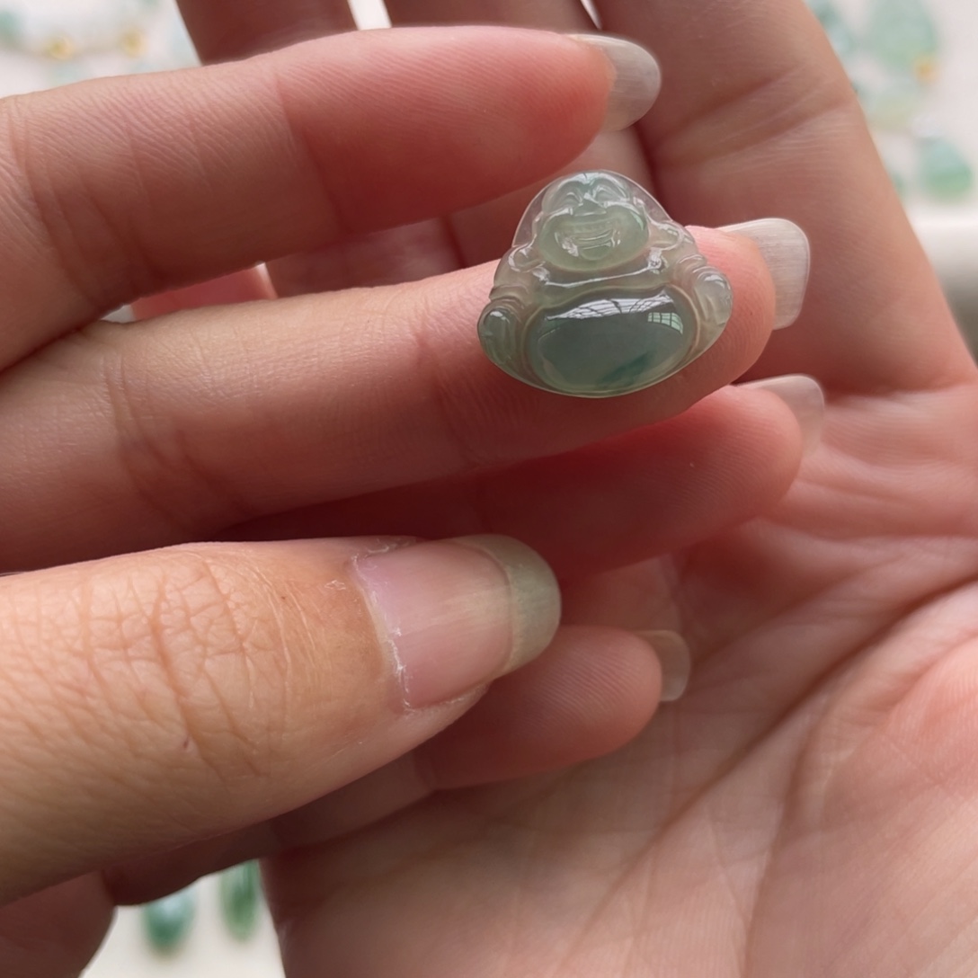 翡翠未镶嵌颈饰小佛公