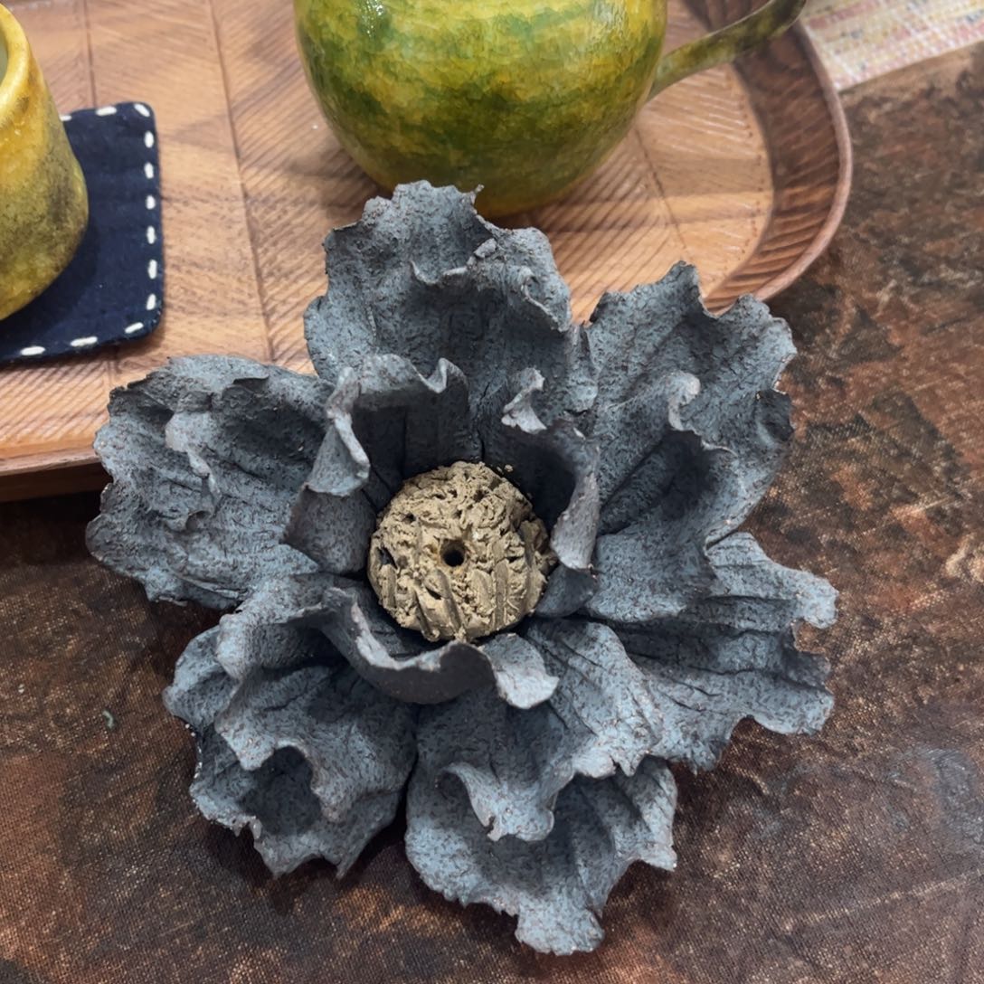 陶微瑕黑色陶瓷花000000000