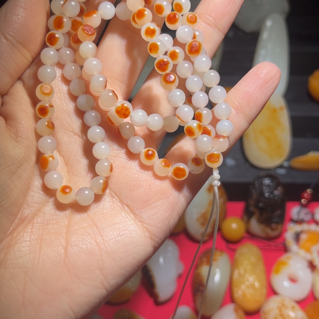 开****和田玉未镶嵌颈饰