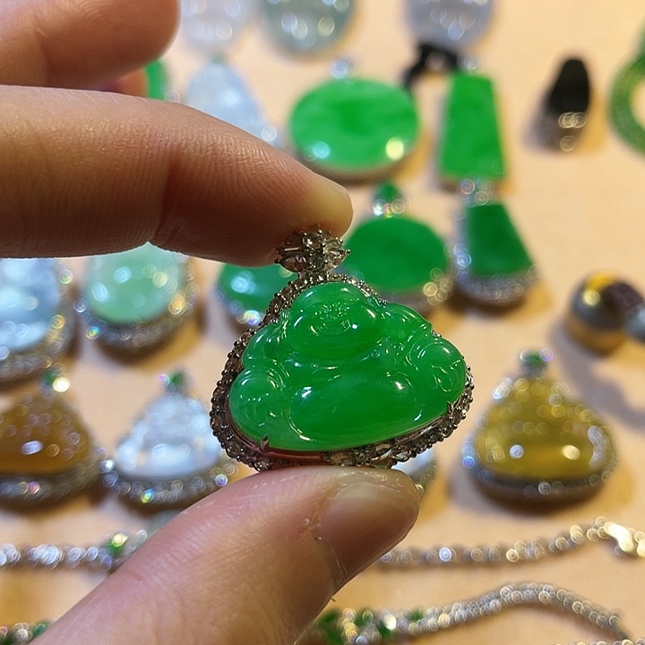 定制翡翠未镶嵌挂件