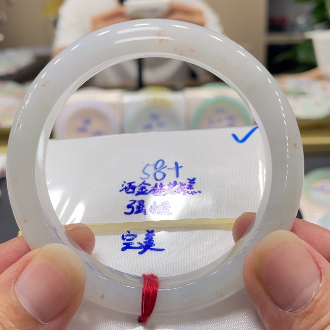 翡翠未镶嵌手镯翡翠手镯