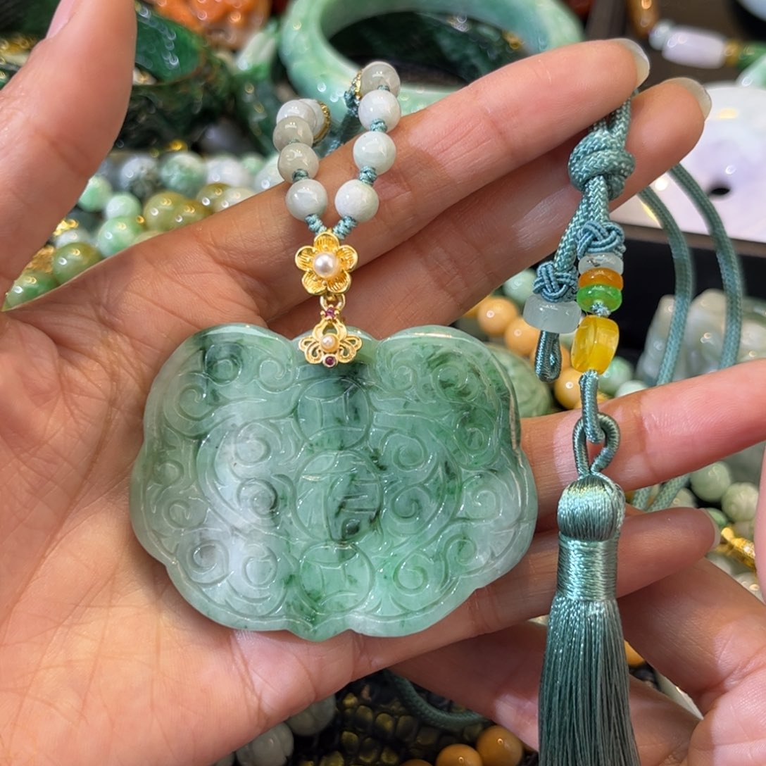 翡翠颈饰未镶嵌待编款