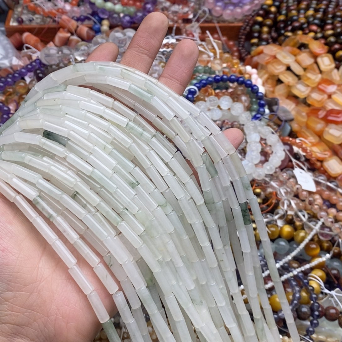 玛瑙/玉髓未镶嵌珠宝半成品一条天然4×13mm天山翠细管