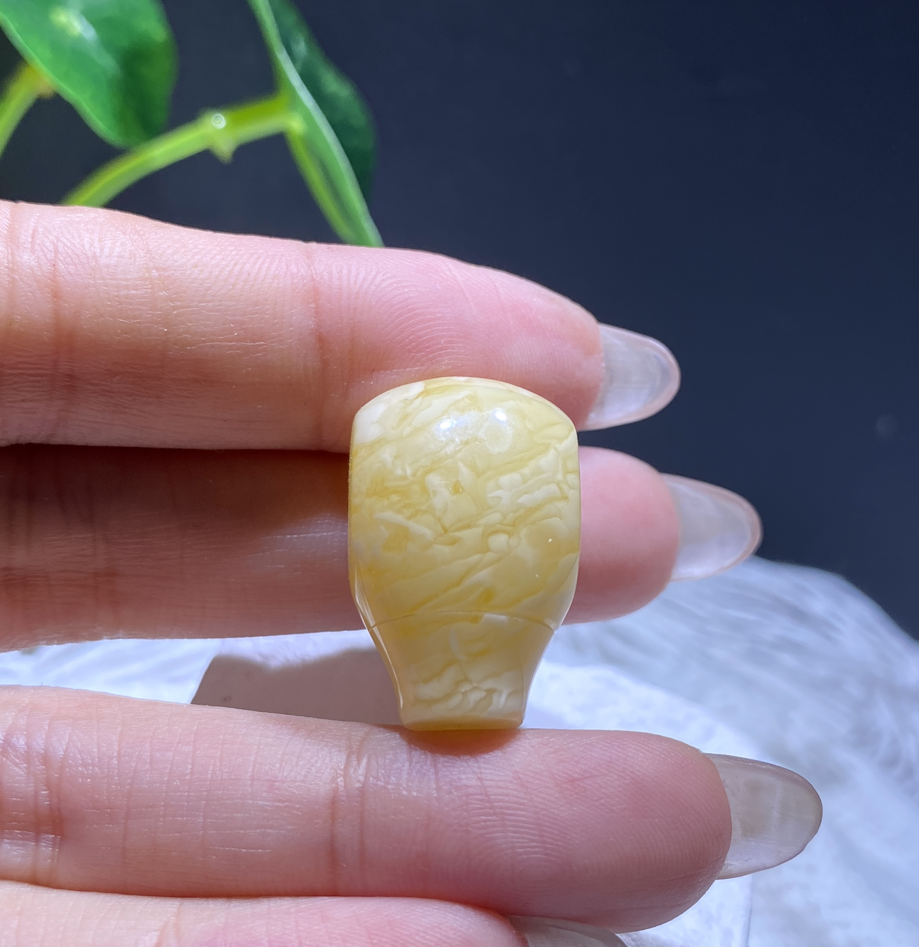 原矿蜜蜡俄料白花蜡虎皮纹三通 15.8*15.8*24.5mm