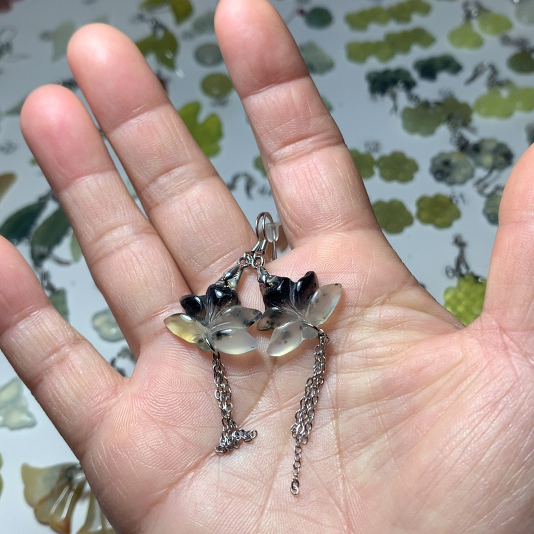 蛇纹石玉耳饰未镶嵌