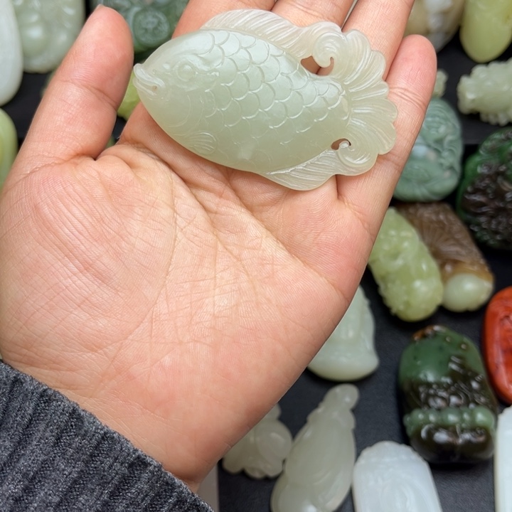 和田玉未镶嵌颈饰