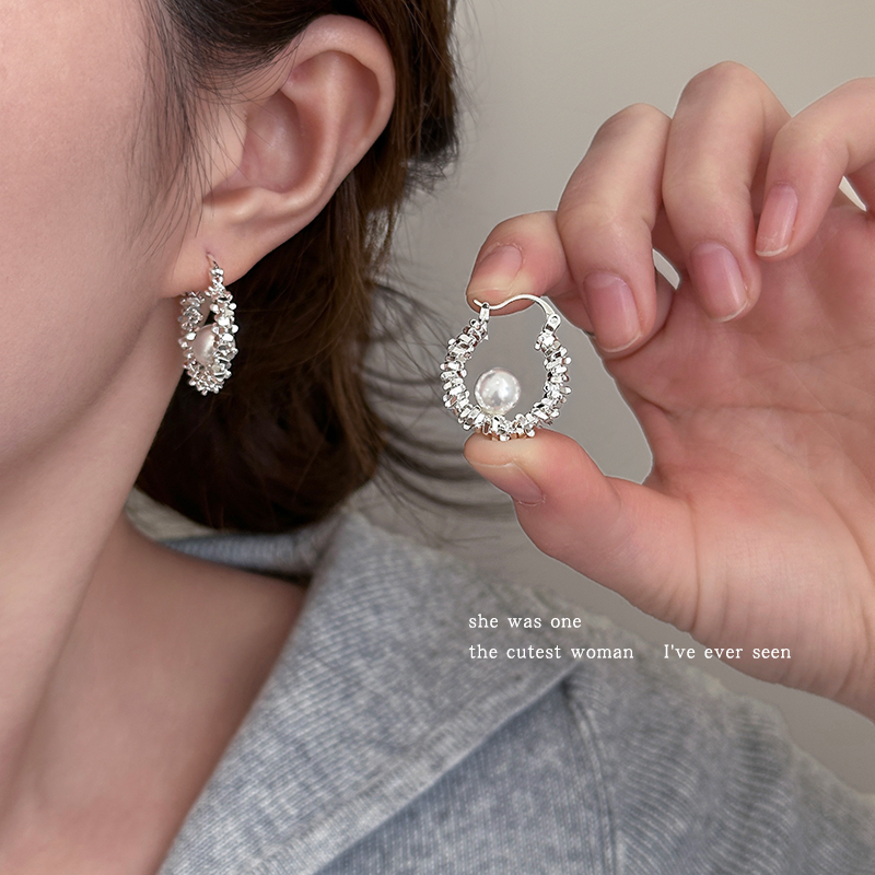 合金耳饰 轻奢精致仿碎银子珍珠耳环圈圈女2025新款独特耳圈耳扣