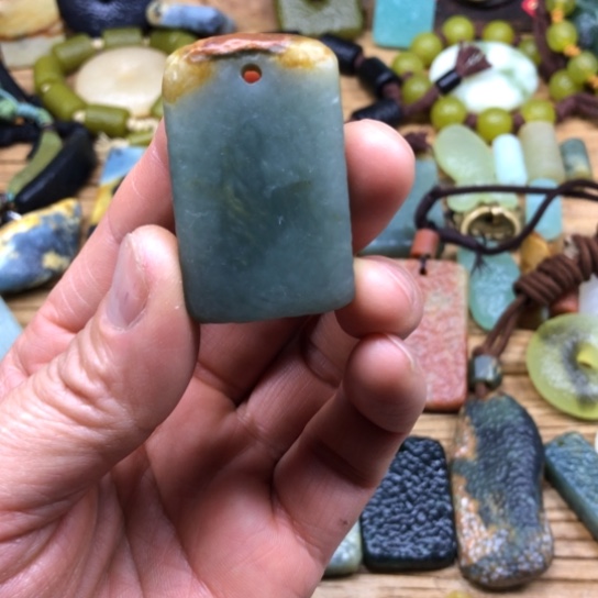 蛇纹石玉合金颈饰