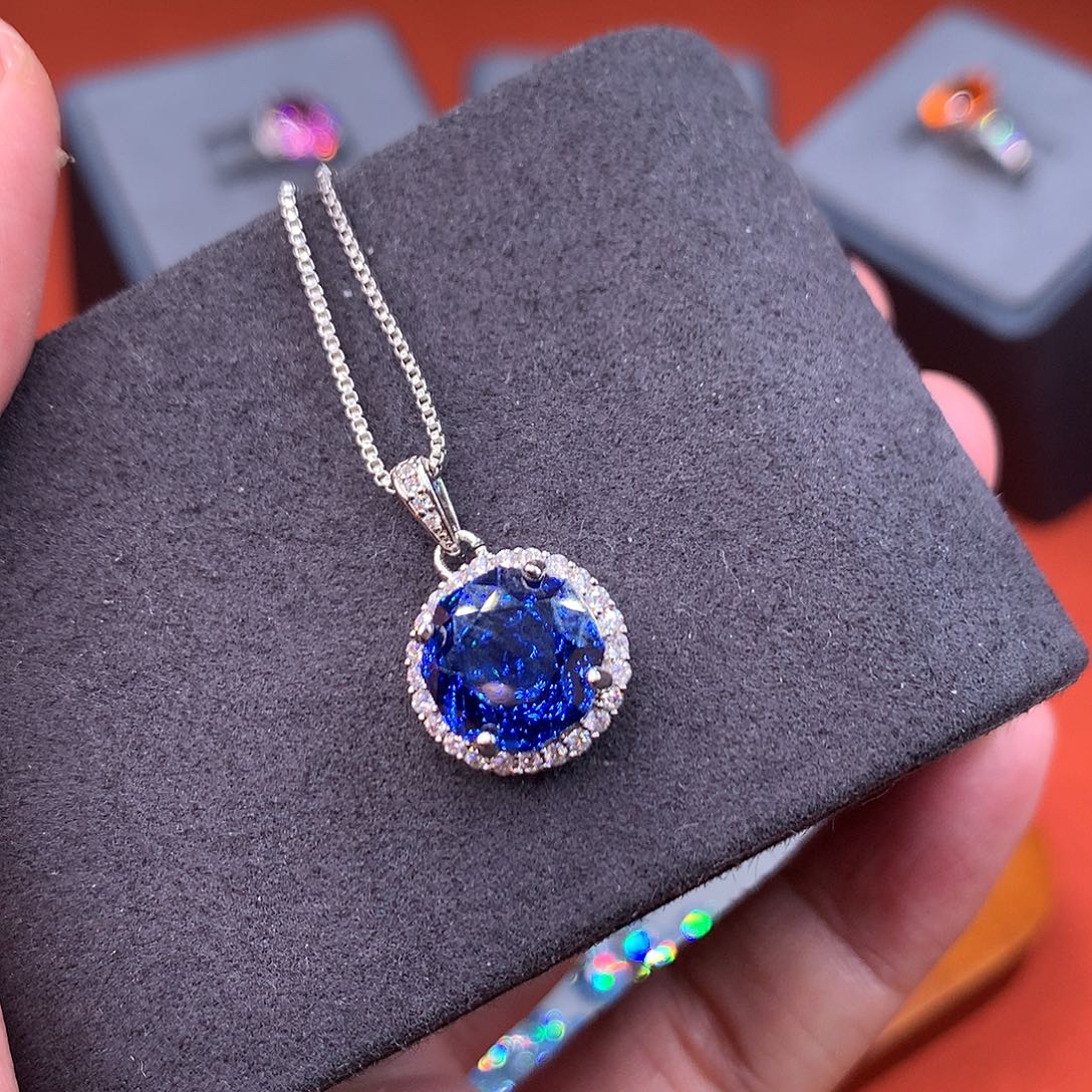 银S925镶嵌托帕石颈饰