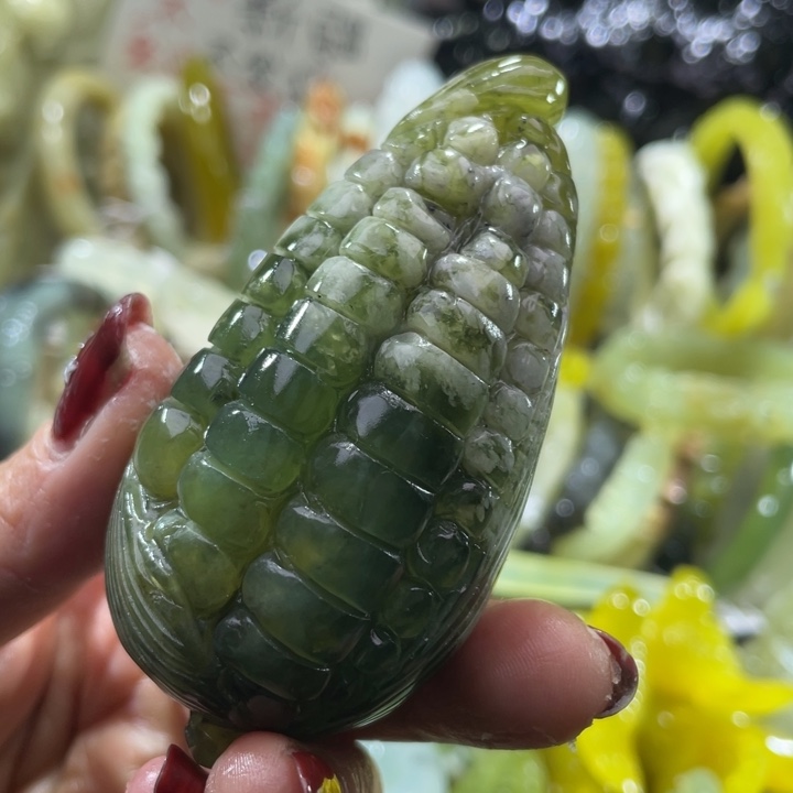 岫玉未镶嵌手把苞米