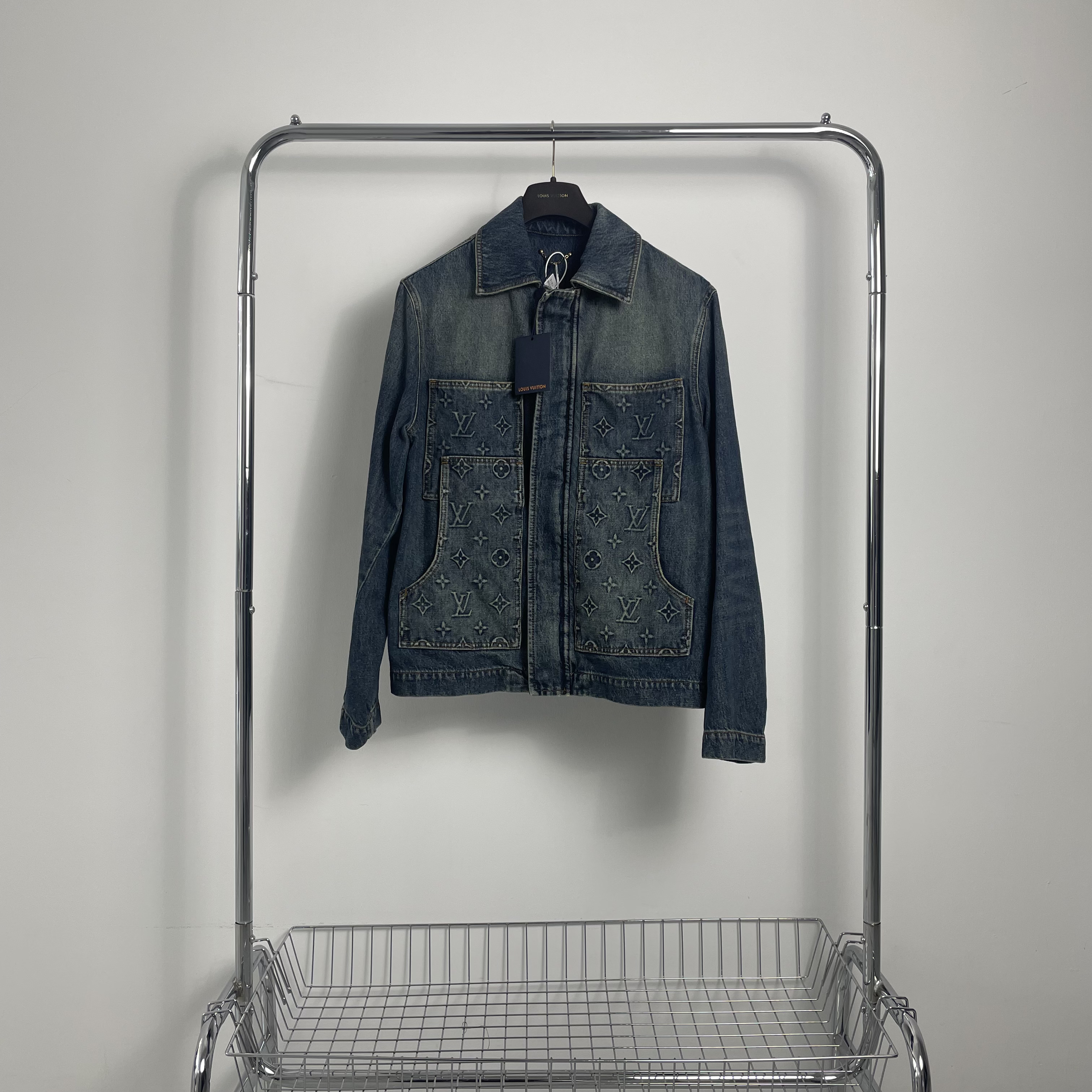 全新未使用 LouisVuitton/路易威登 fw23压纹外套 yy00678 尺码46