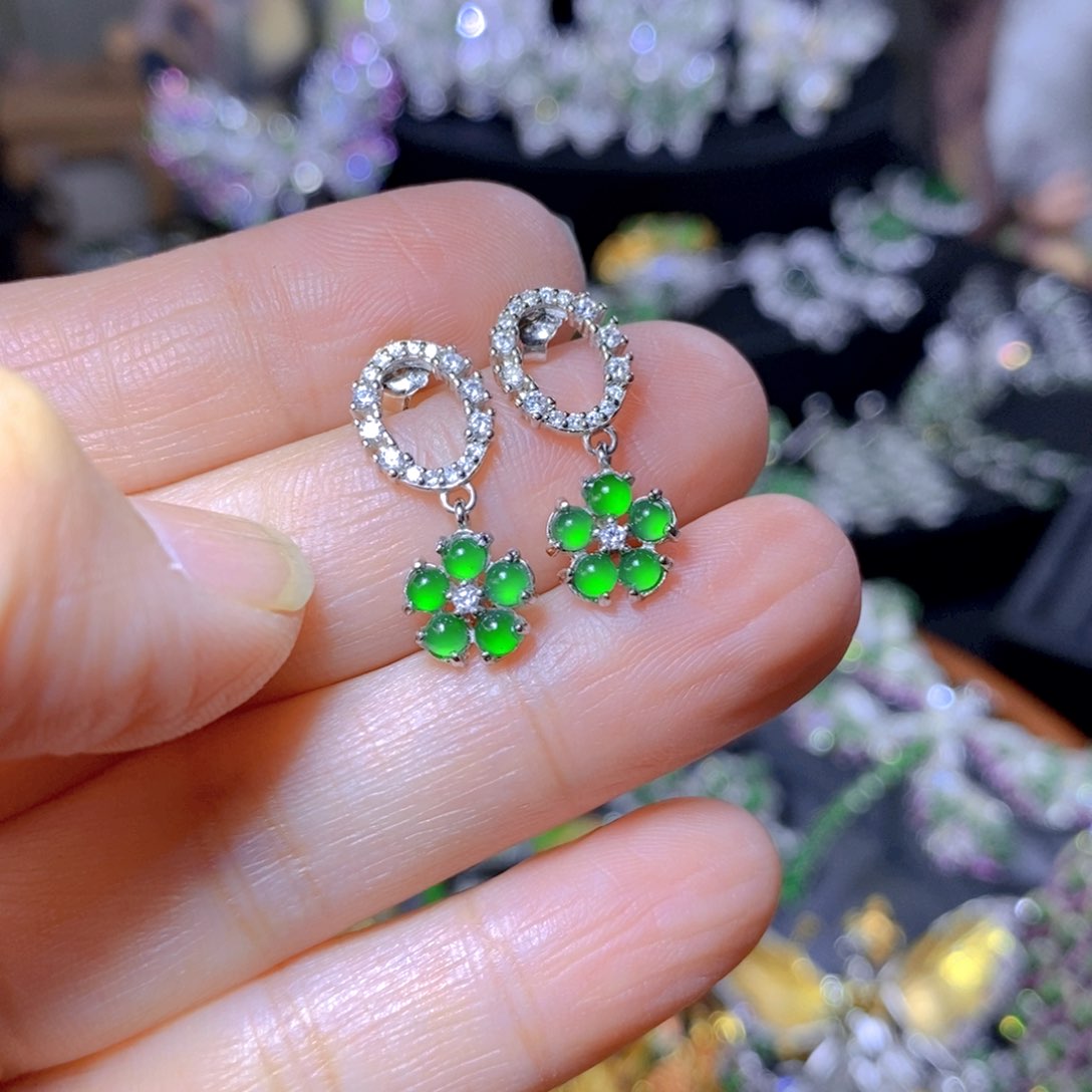 翡翠颈饰银S925镶嵌天然翡翠