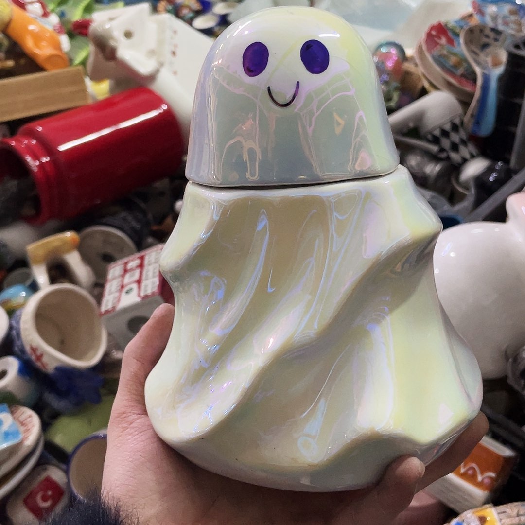 摆件   封釉。  微瑕。