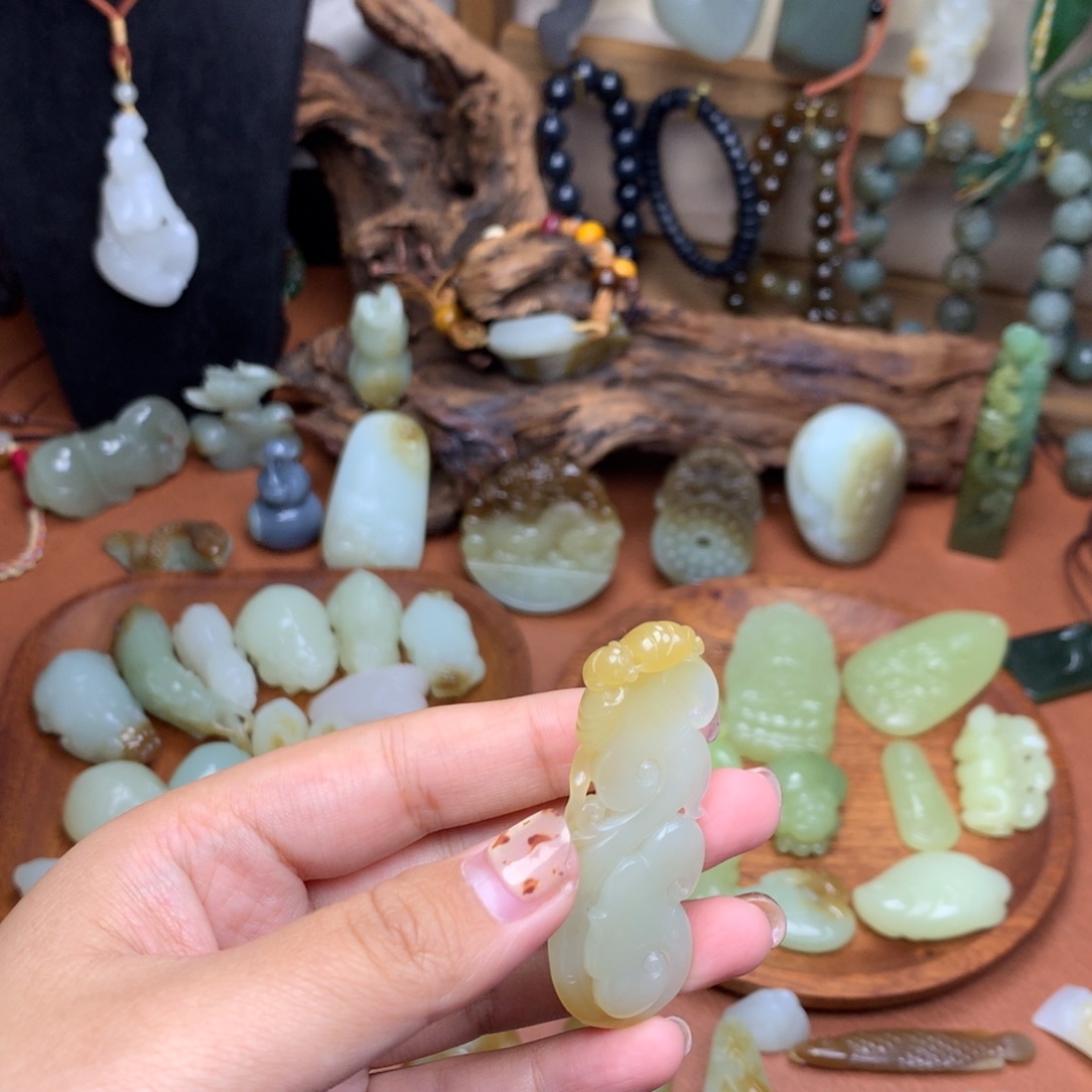 和田玉未镶嵌挂件